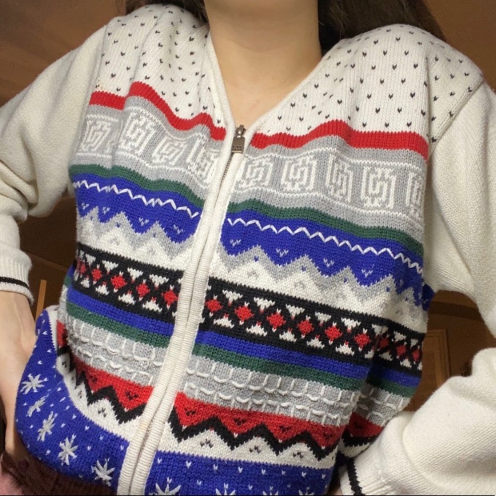 ADORBS LIZ CLAIBORNE XMAS SWEATER!